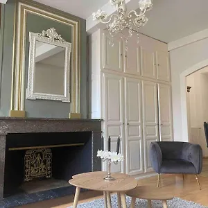 https://a-romantic-apartment-hyper-centre.midi-pyreneeshotels.com
